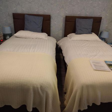 29 Well Street B&B Moffat Bagian luar foto