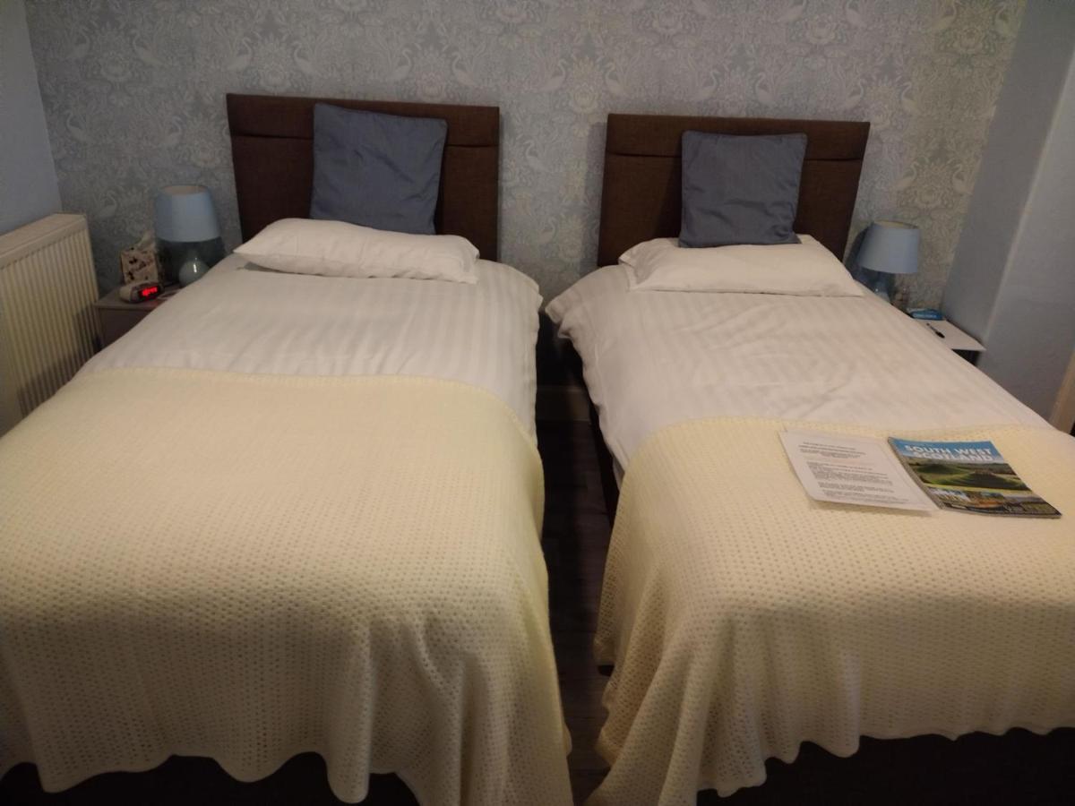 29 Well Street B&B Moffat Bagian luar foto